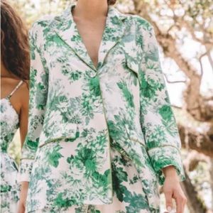 Absolutely stunning green and white coral silk pantsuit by Cara Cara!